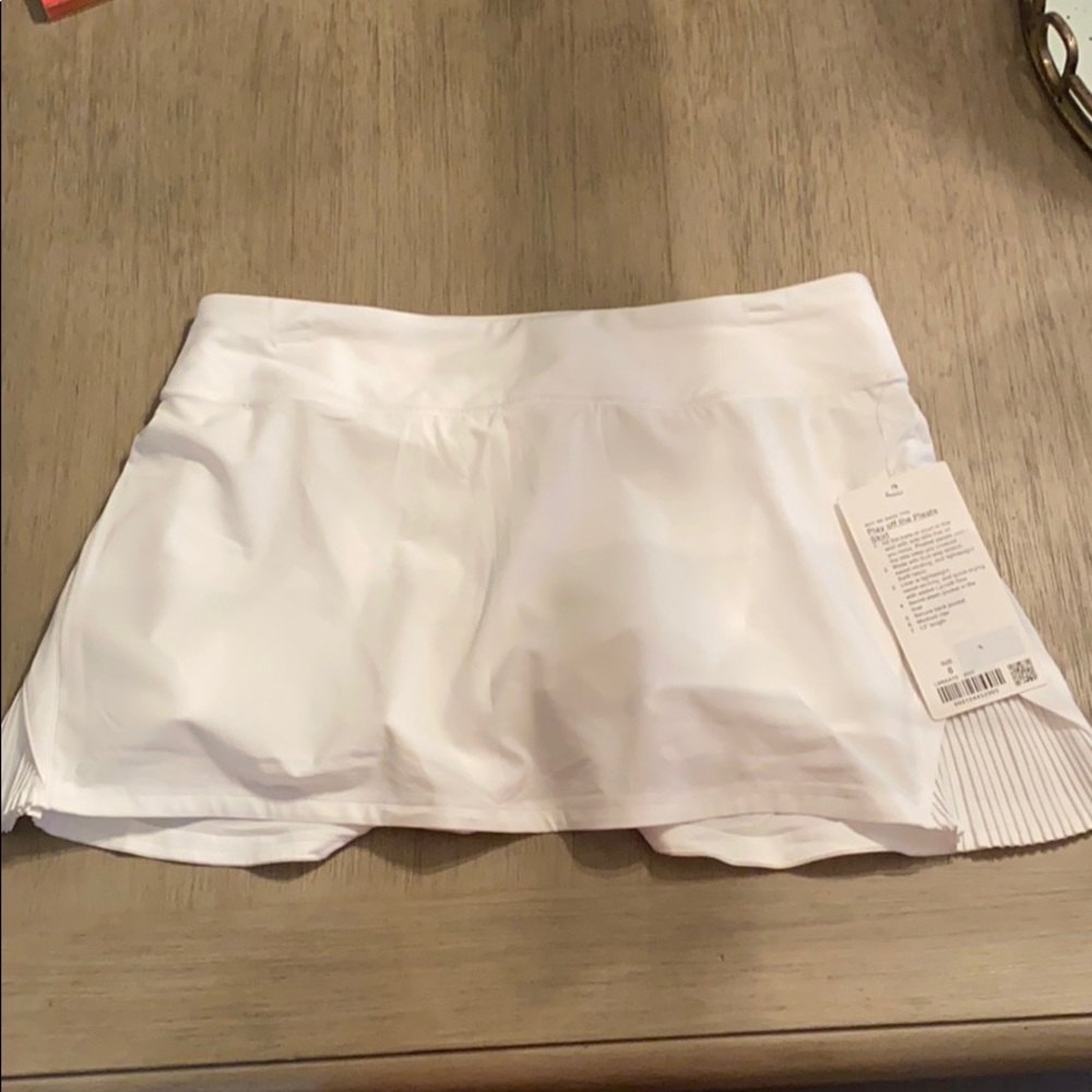 NWT Lululemon white play off the pleats skirt sz8